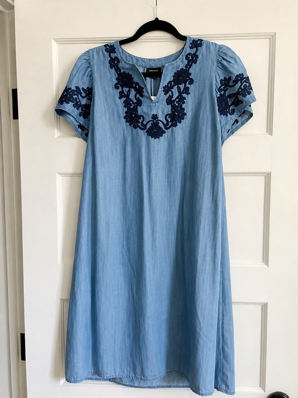 J.Jill Chambray Embroidered Tunic Dress in Light Blue with Navy Trim